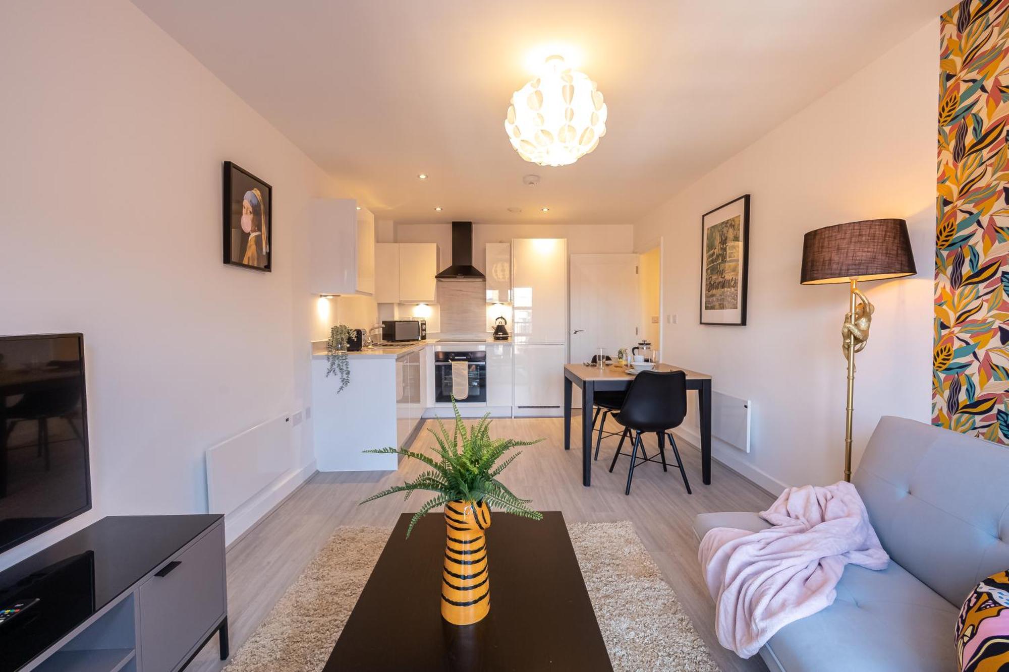 Pristine 1 And 2 Bedroom Apartments Near Business District By Belvilla Бирмингам Екстериор снимка