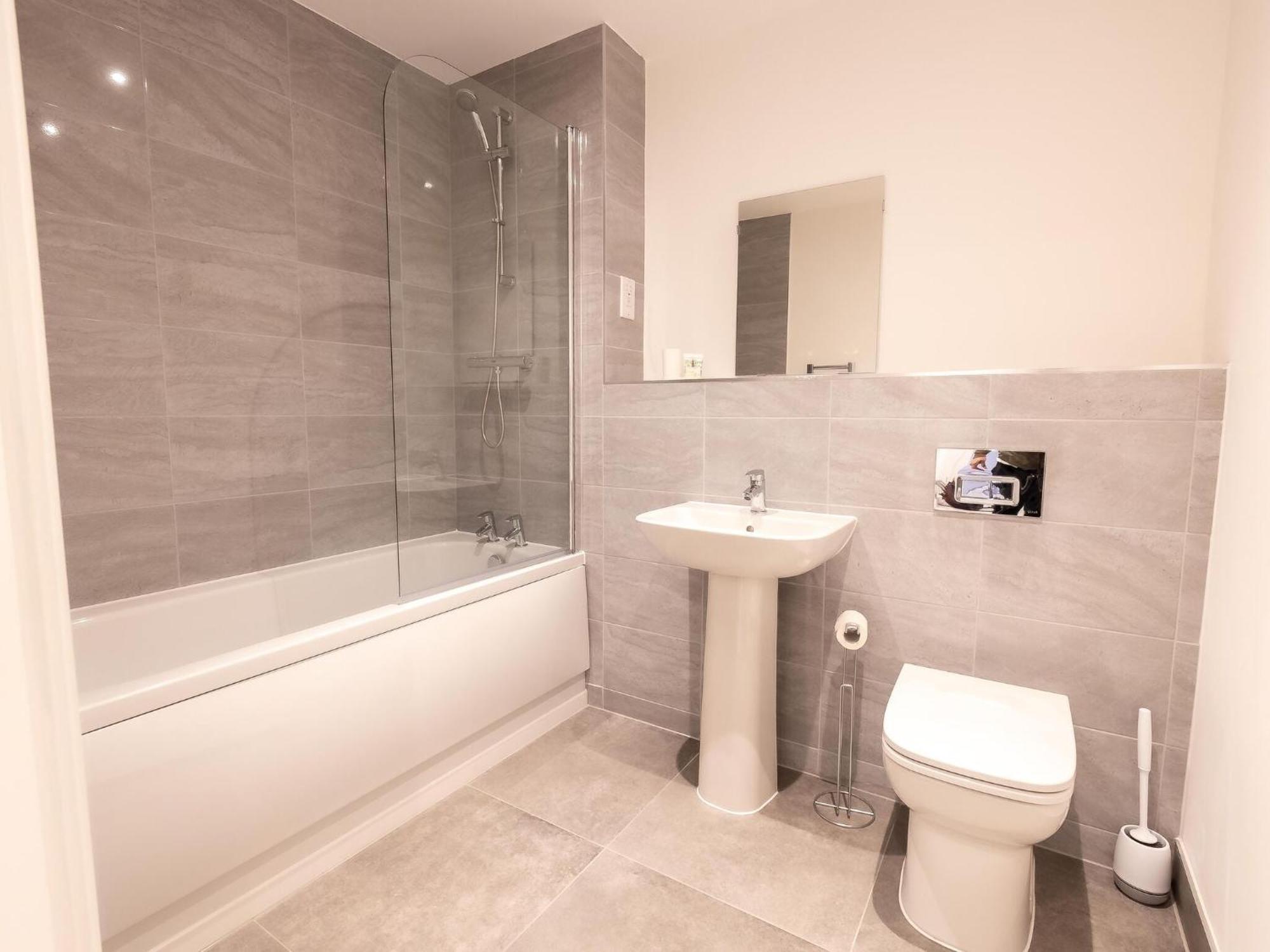Pristine 1 And 2 Bedroom Apartments Near Business District By Belvilla Бирмингам Екстериор снимка