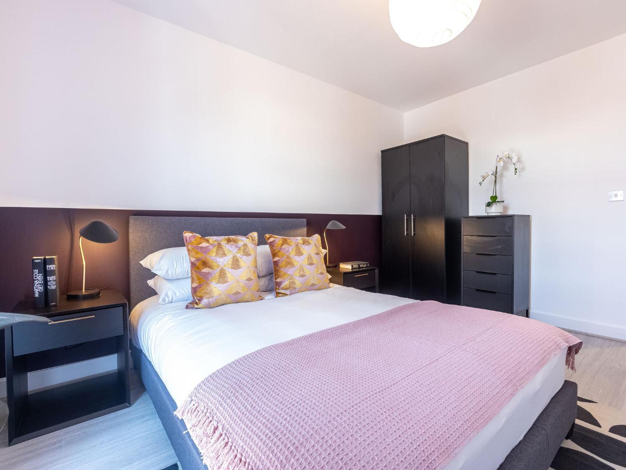 Pristine 1 And 2 Bedroom Apartments Near Business District By Belvilla Бирмингам Екстериор снимка