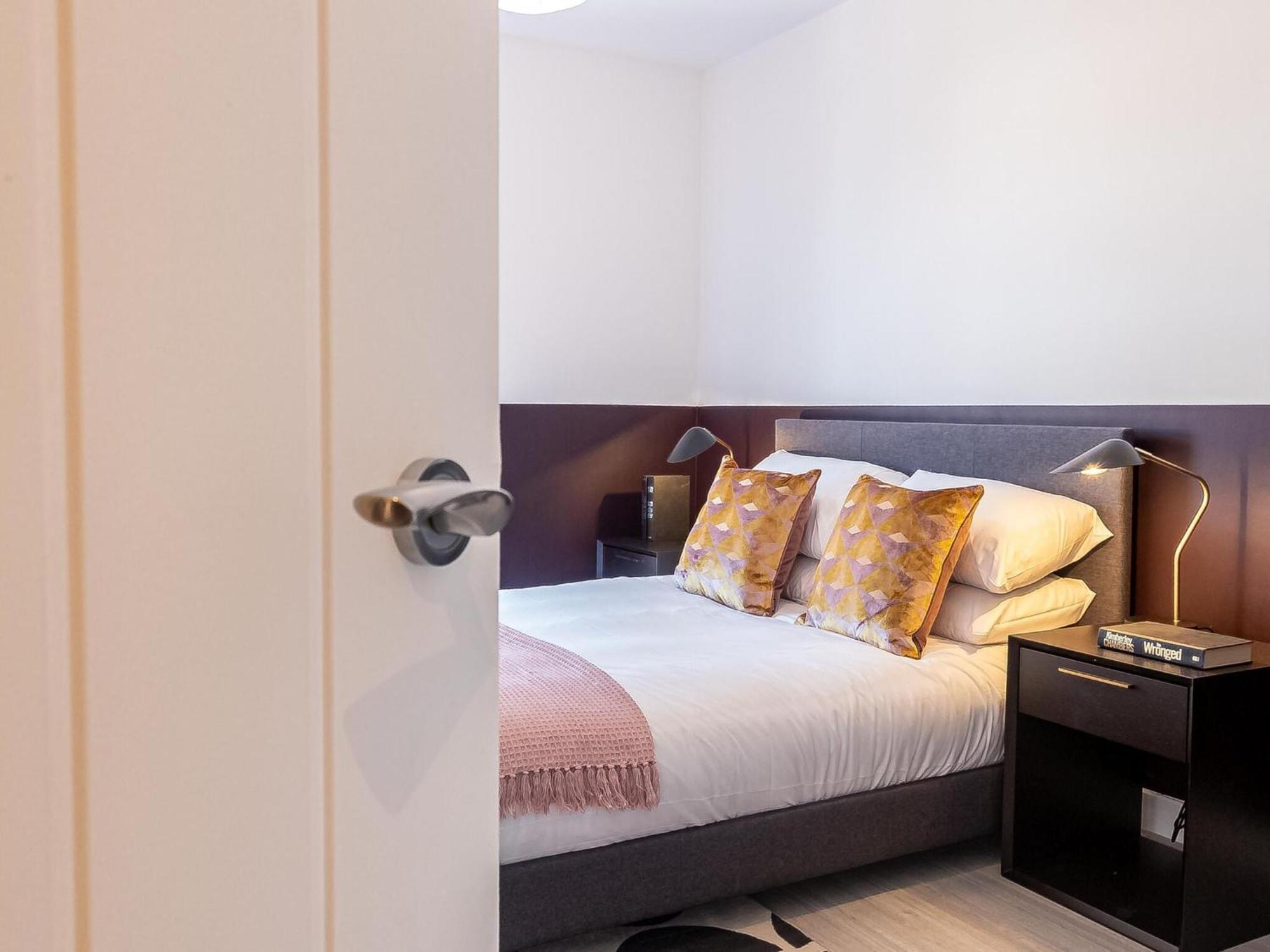 Pristine 1 And 2 Bedroom Apartments Near Business District By Belvilla Бирмингам Екстериор снимка
