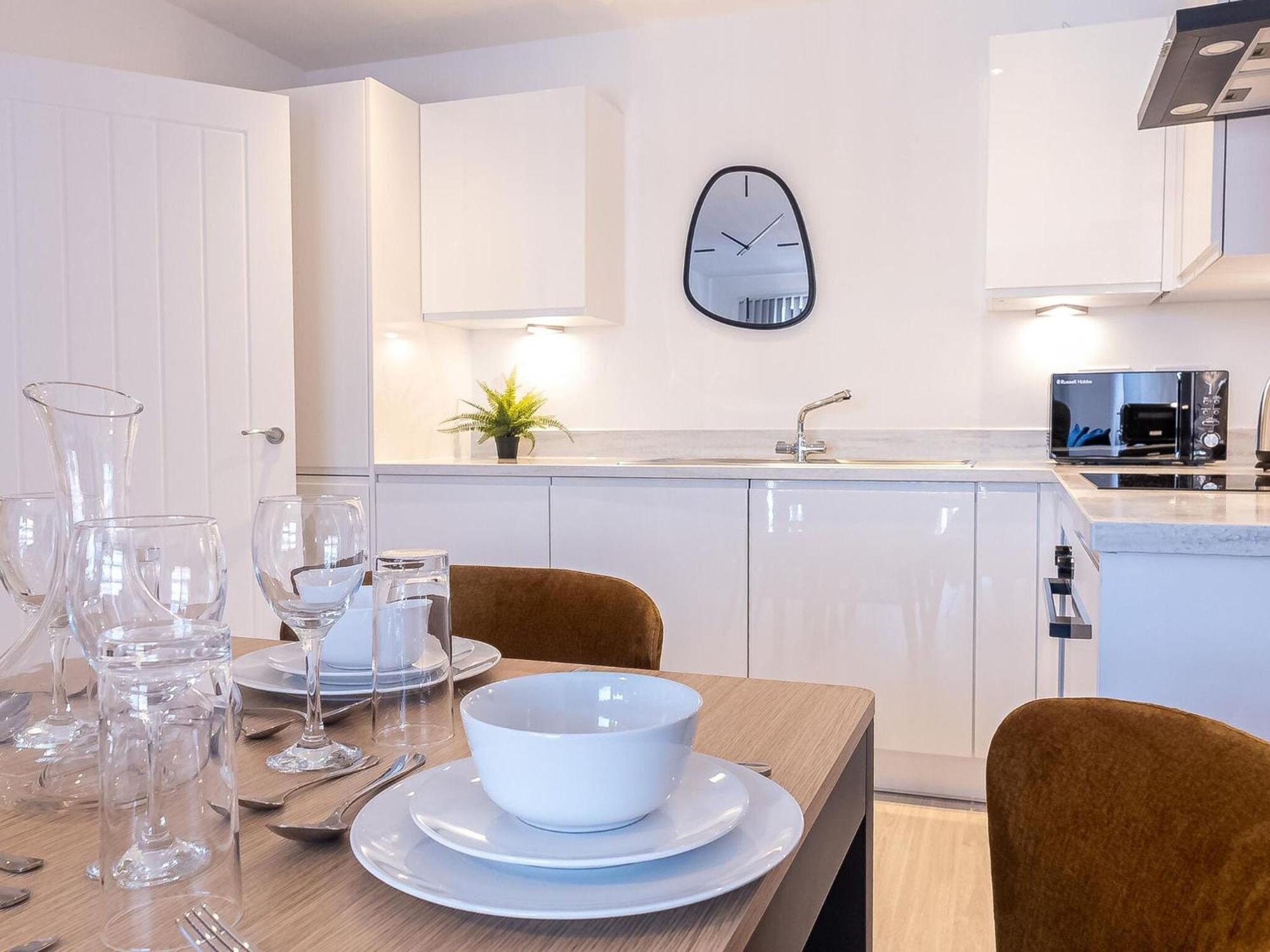 Pristine 1 And 2 Bedroom Apartments Near Business District By Belvilla Бирмингам Екстериор снимка